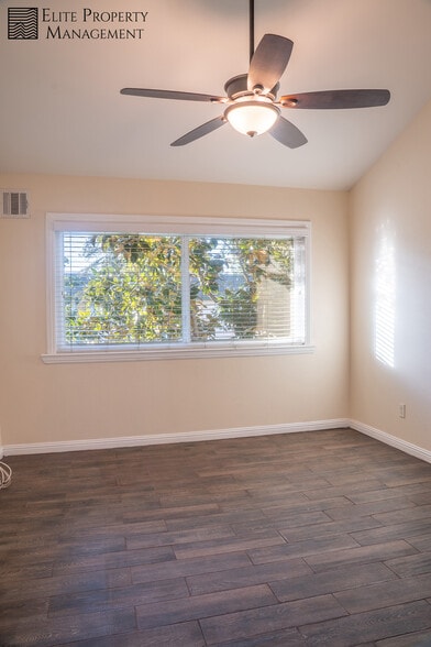 Building Photo - 15220 Ocaso Ave