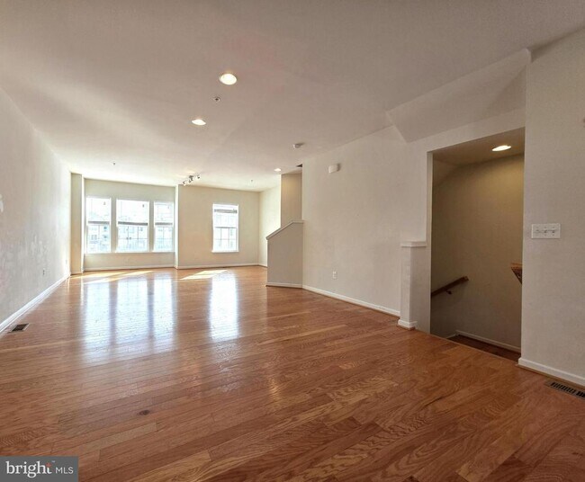 Building Photo - 12855 Clarksburg Square Rd