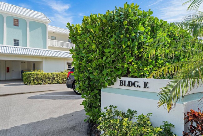 Building Photo - 100 Waterway Rd