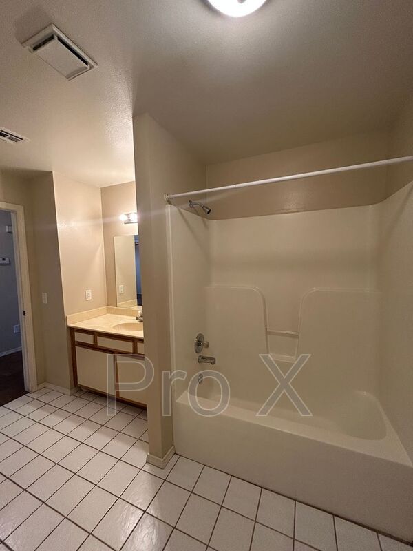 Building Photo - 1403 Camellia Dr