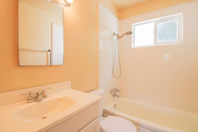 Building Photo - 1778 Vicente Dr