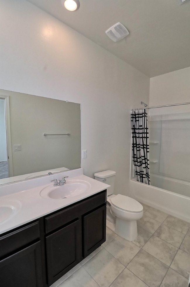Building Photo - Almost New Rancho Sahuarita Home!