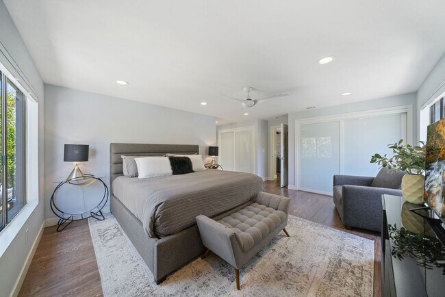 Building Photo - Monterey