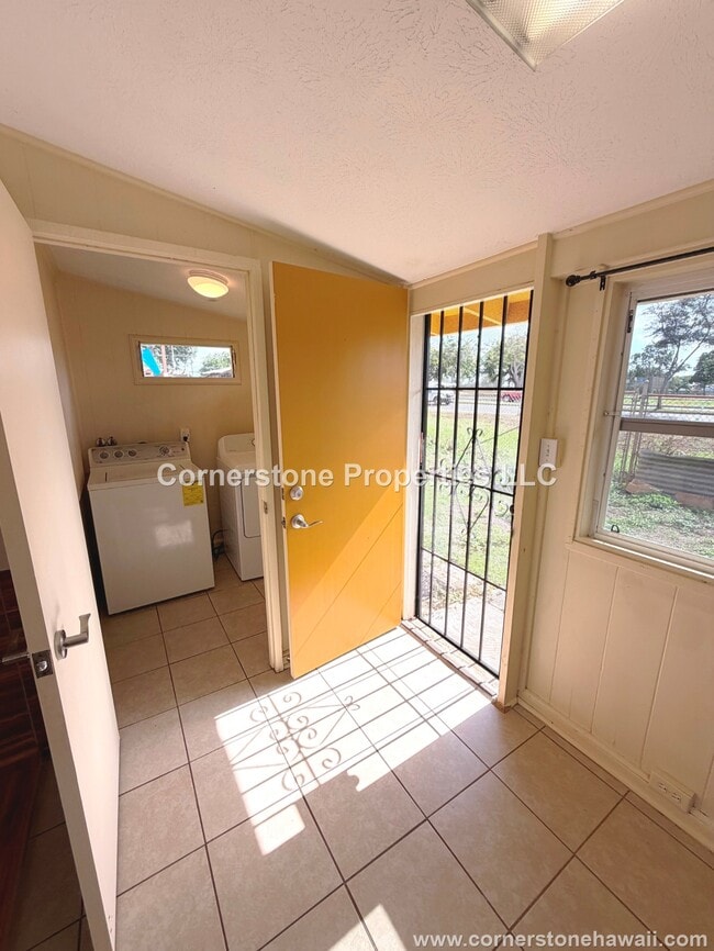 Building Photo - 1468 Noelani St