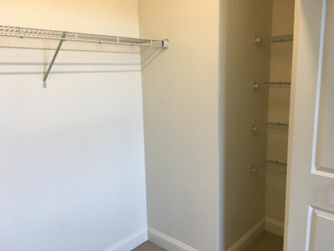 Building Photo - 875 Elm St