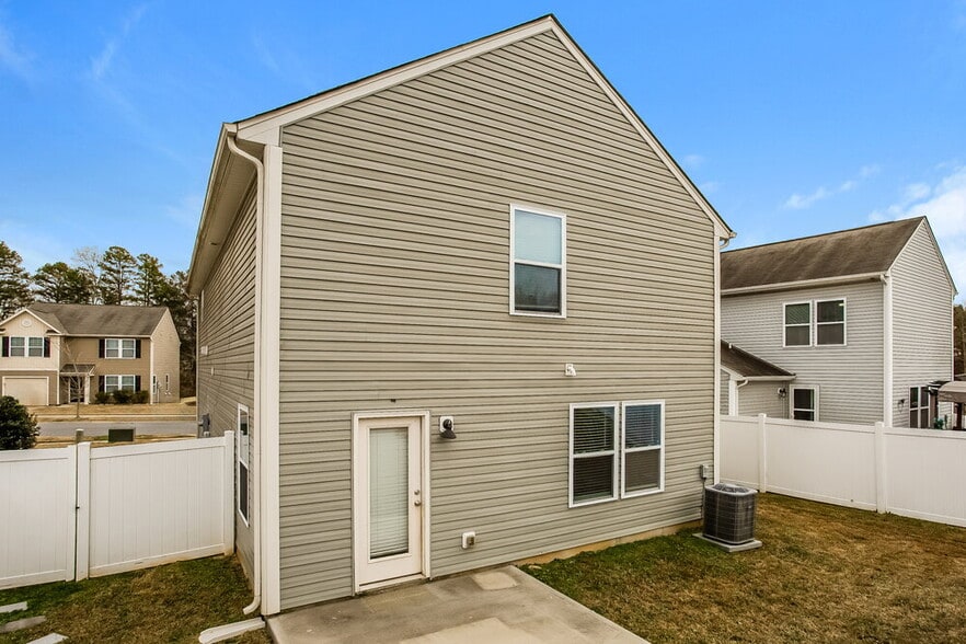 Building Photo - 1083 Manston Pl SW