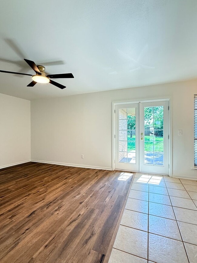 Building Photo - Beautiful 4 Bedroom 1.5 Bath - City View ISD