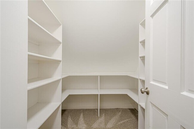 Building Photo - 700 S Brighton Ct