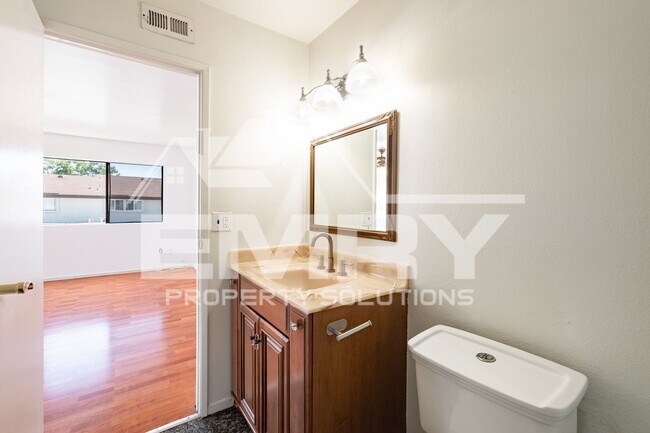 Building Photo - 9781 Karmont Ave
