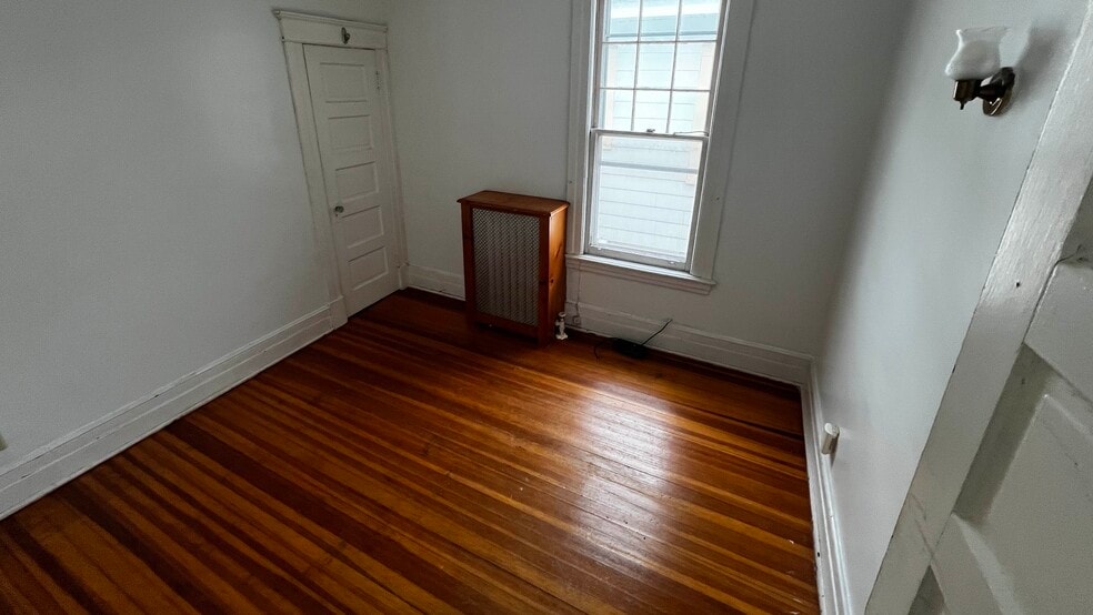 Bedroom 2 - 25 Cuyler Ave