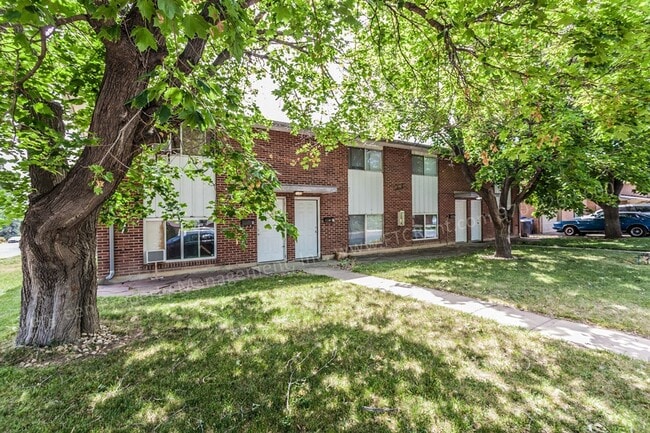 Building Photo - 1606 N Estrella Ave