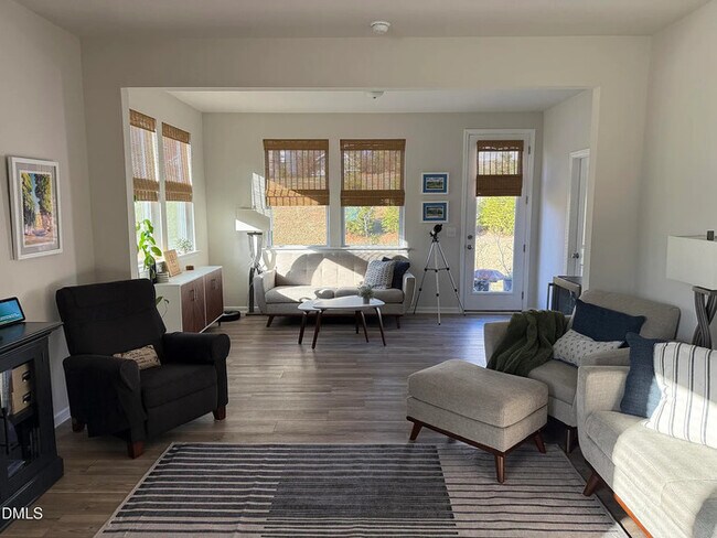 Building Photo - Lease OR Lease to Own