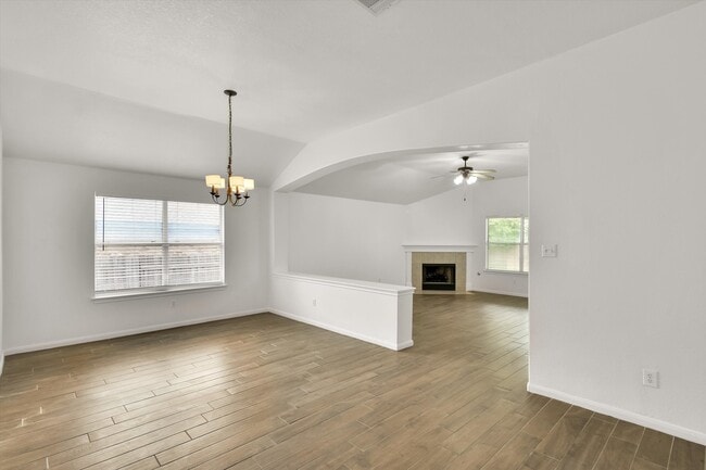 Building Photo - 808 Meadow Bluff Ct