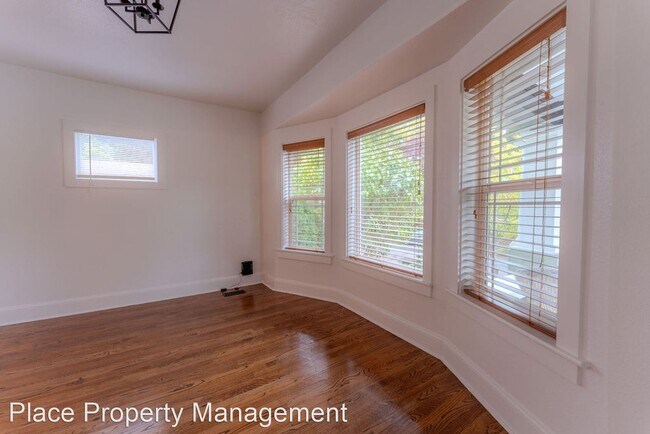 Building Photo - 4 br, 2 bath House - 1134 SE Marion St. Un...