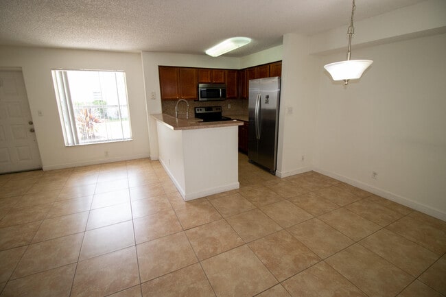 Building Photo - 7610 Westwood Dr