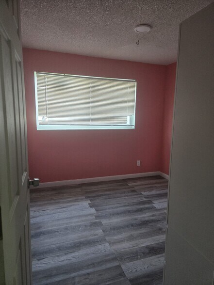 Room #2 - 5354 Marcia Pl