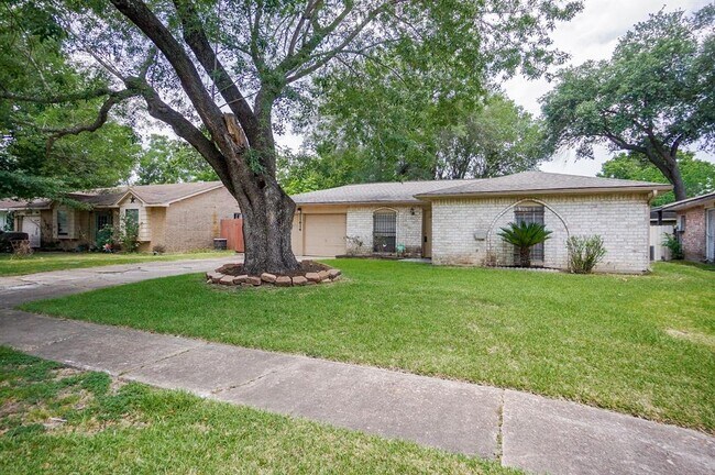 Primary Photo - 11614 Pompano Ln