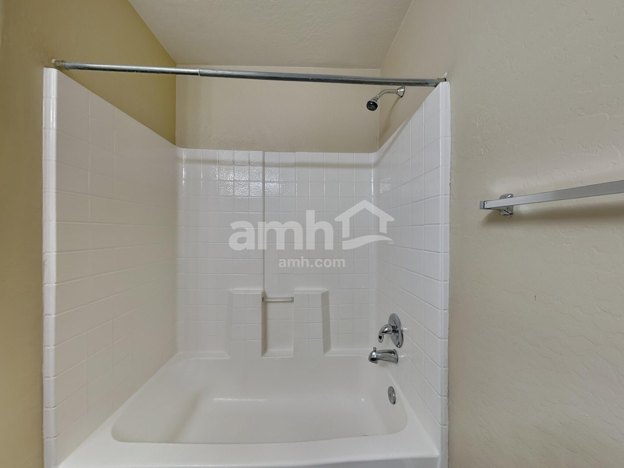 Building Photo - 8213 S 51st Dr