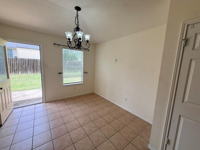 Building Photo - 116 Spur Cove