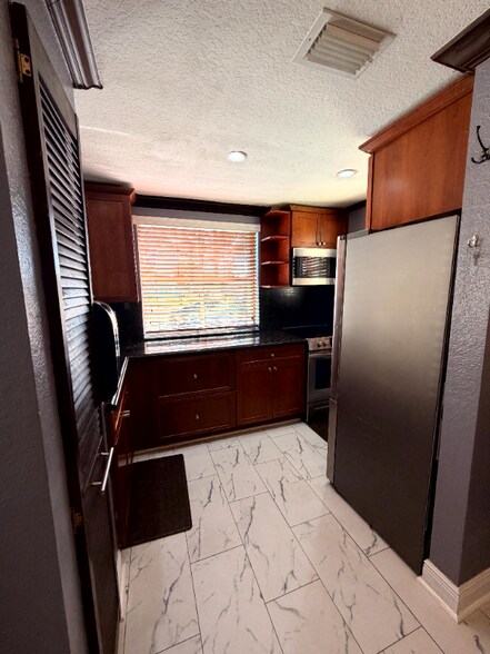 Building Photo - 19550 SW 103rd Ct