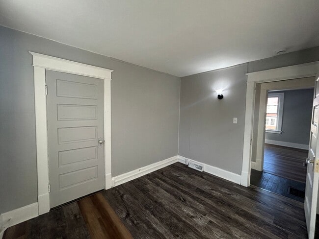 Building Photo - 4538-4540-4540 15th Ave