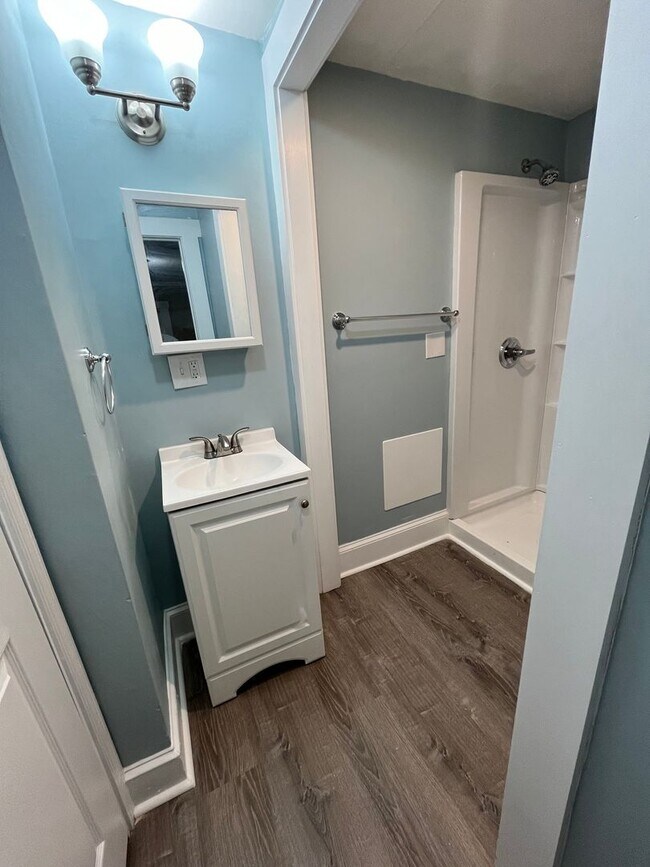 Building Photo - Gorgeous Studio, Second-floor! Apartment in quiet Pittsfield Street