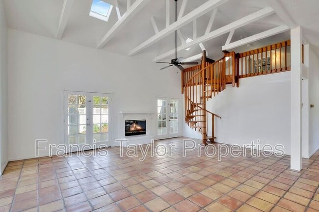 Building Photo - 1512 S Stage Coach Ln