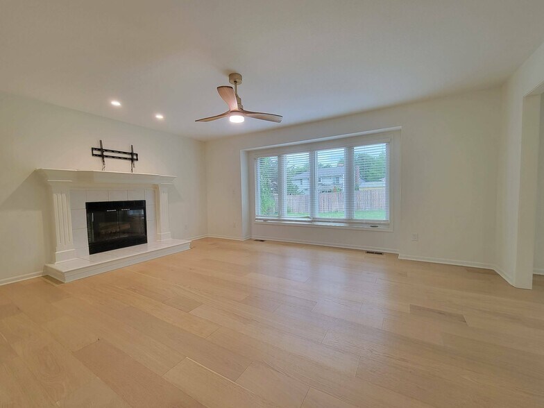 Building Photo - 1532 SE Silkwood Ln