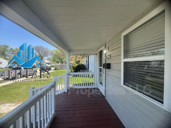 Building Photo - 2612 Vine Ct