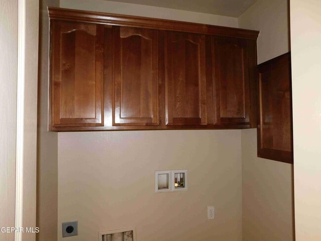 Building Photo - 4529 Hugo Reyes St