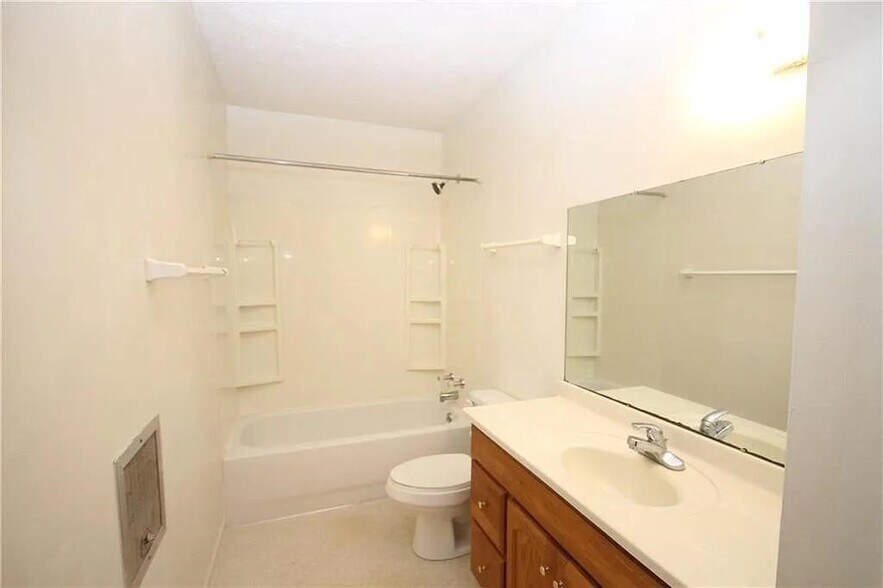 Primary Photo - 1025 Richfield Ln