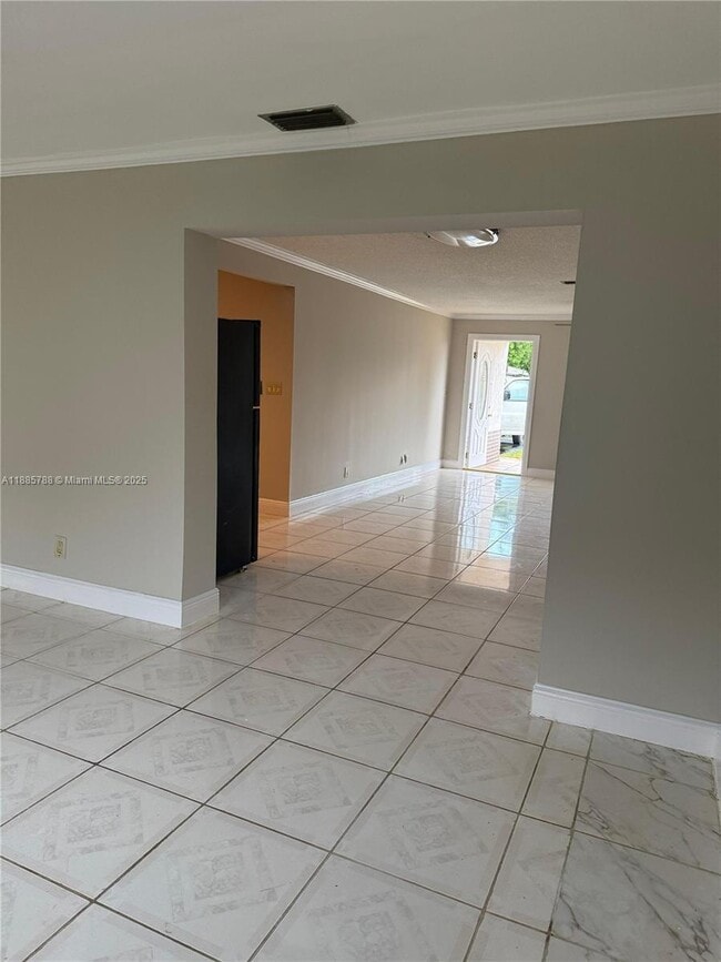 Building Photo - 9404 NW 70th St