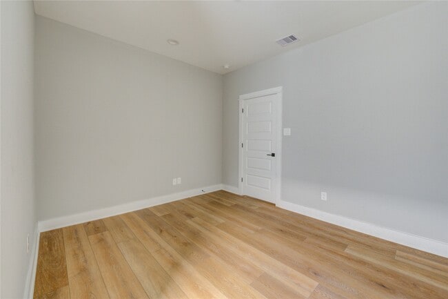 Building Photo - 4220 McKinley St