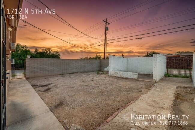 Building Photo - 1712 N 5th Ave