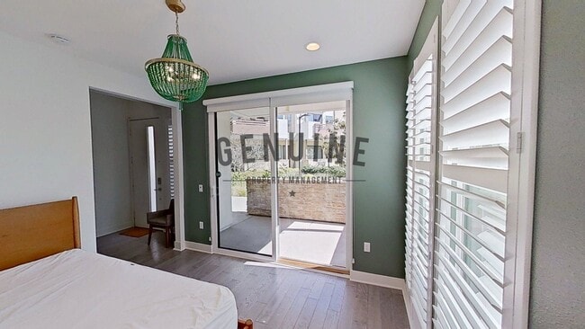 Building Photo - Coming Soon: Beautifully Furnished 3Bd 3.5Ba Condo in Costa Mesa