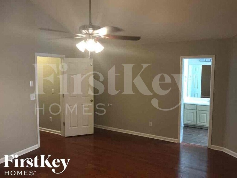 Building Photo - 338 Breeze Mdw