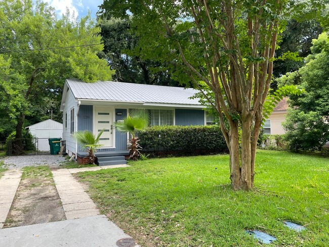 Building Photo - 2/1 Beach Bungalow in Biloxi