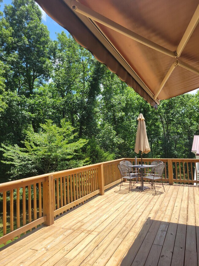 Building Photo - 456 Snead Dr