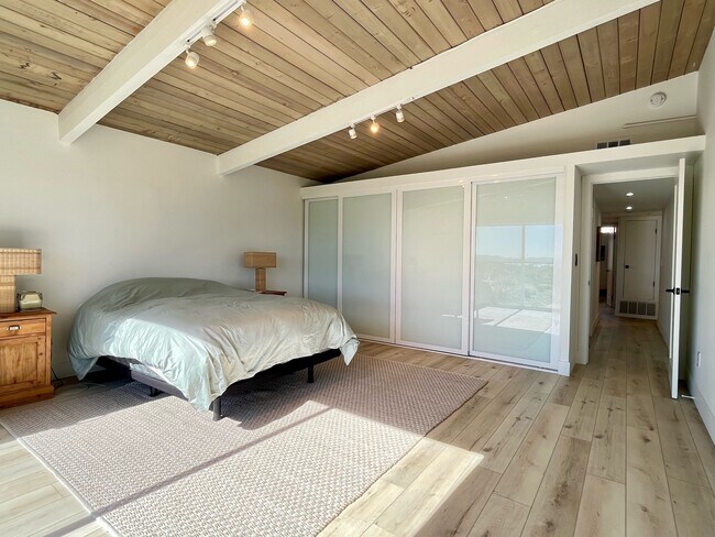 Building Photo - 2503 Aster St