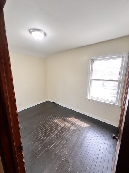 2nd Bedroom - 4344 -4346 N Sherman Blvd