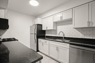 Building Photo - 2020 S Congress Ave