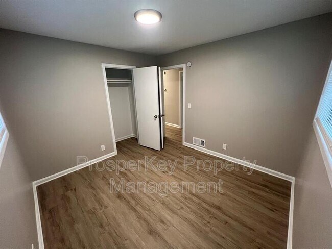 Building Photo - 1 Esquiline Ct