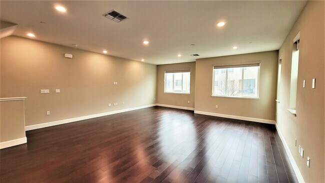 Building Photo - 5967 Raleigh Rd