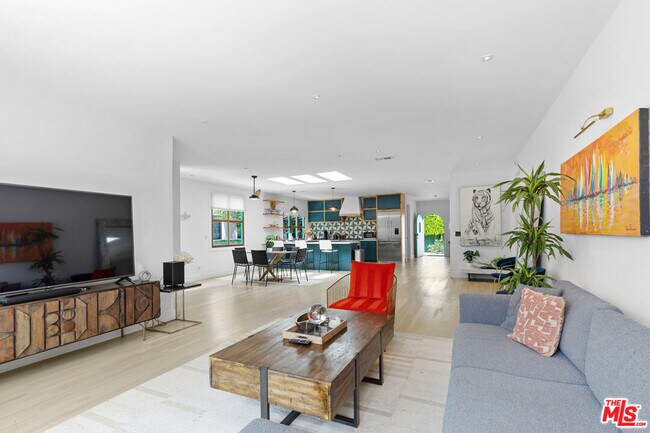 Building Photo - 455 N Crescent Heights Blvd