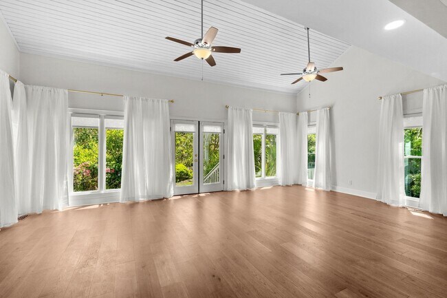 Building Photo - 5704 Woodside Ave