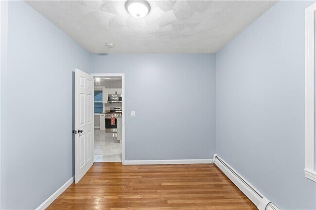 Building Photo - 108 Waterman Ave