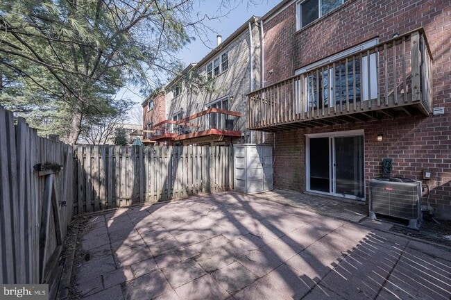 Building Photo - 10716 Cordage Walk