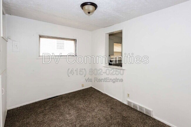 Building Photo - 54 E 220th St