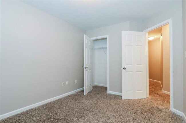 Building Photo - 346 Beynon Terrace