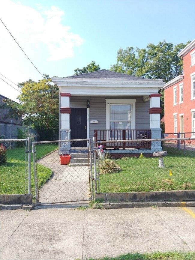Primary Photo - 2 Bedroom Home in Portland